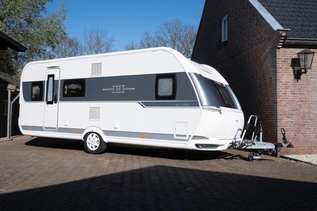 Hobby De Luxe 560 KMFE (2017) met voortent en hoes, Stapelbed, Rondzit, Particulier, Tot en met 5