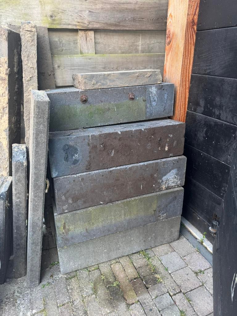 Gratis Stapelblokken tuin, Ophalen, Zo goed als nieuw, Minder dan 100 cm, Minder dan 25 cm