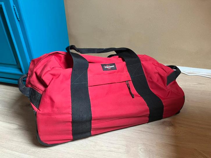 Eastpak rolkoffer, Sieraden, Tassen en Uiterlijk, Tassen | Reistassen en Weekendtassen, Gebruikt, Rood, 60 tot 80 cm, 30 cm of meer