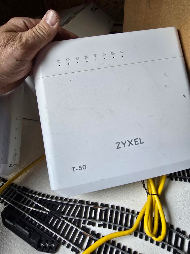 Zyxel T-50 WiFi Router met 1x Extender, Computers en Software, Routers en Modems, Ophalen of Verzenden