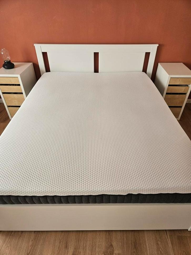Bedframe IKEA songesand 160x200 + matras Emma sleep, Huis en Inrichting, Slaapkamer | Bedden, Zo goed als nieuw, Tweepersoons