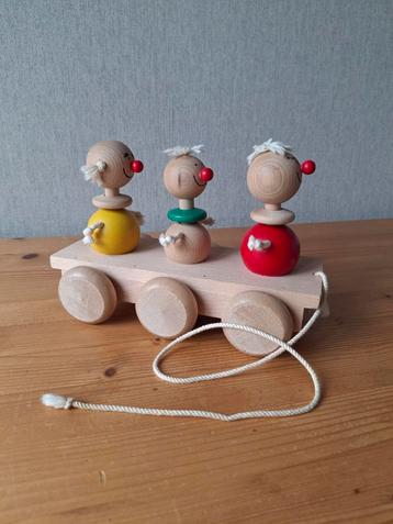 Houten trekwagentje L 22 cm x B 8 cm (rijdend gedeelte) beschikbaar voor biedingen