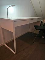 Mooi bureau met 2 lades en kabelgoot, Huis en Inrichting, Ophalen, Zo goed als nieuw