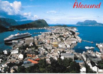 ALESUND Noorwegen Havengezicht scheepvaart Queen Elizabeth beschikbaar voor biedingen