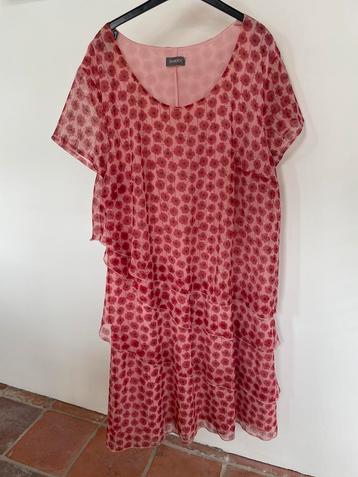Samoon plus size roze gebliemde rode jurk maat 46/48 beschikbaar voor biedingen