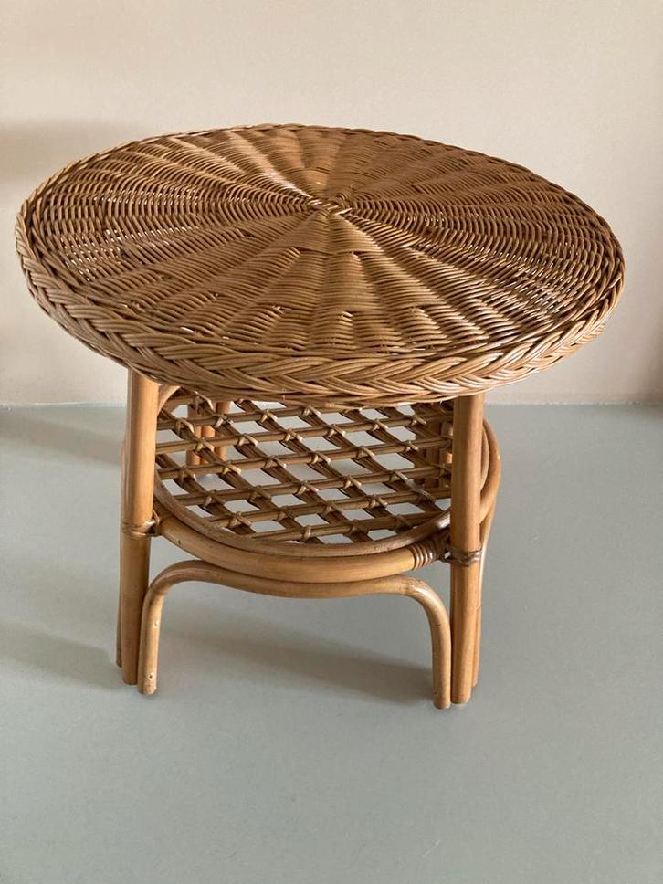 Rotan sallontafel bijzettafel ophalen zsm, Huis en Inrichting, Tafels | Bijzettafels, Rond, Ophalen