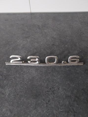 Mercedes 230.6 Embleem Oldtimer  beschikbaar voor biedingen