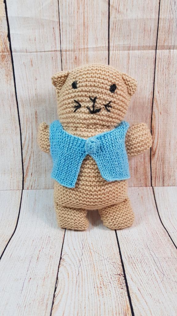 Gebreide knuffel, Poes, bruin, 25 cm. 4C3, Kinderen en Baby's, Speelgoed | Knuffels en Pluche, Gebruikt, Poes, Ophalen of Verzenden