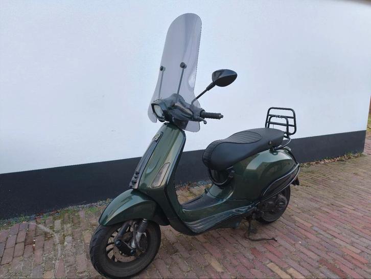 Vespa Sprint 50cc Snor Custom Groen. Hoog smoke windscherm., Fietsen en Brommers, Scooters | Vespa, Gebruikt, Overige modellen