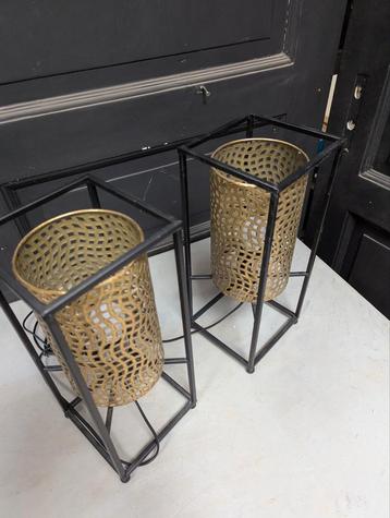 Set van 2 metalen tafellampjes/nachtlampjes beschikbaar voor biedingen