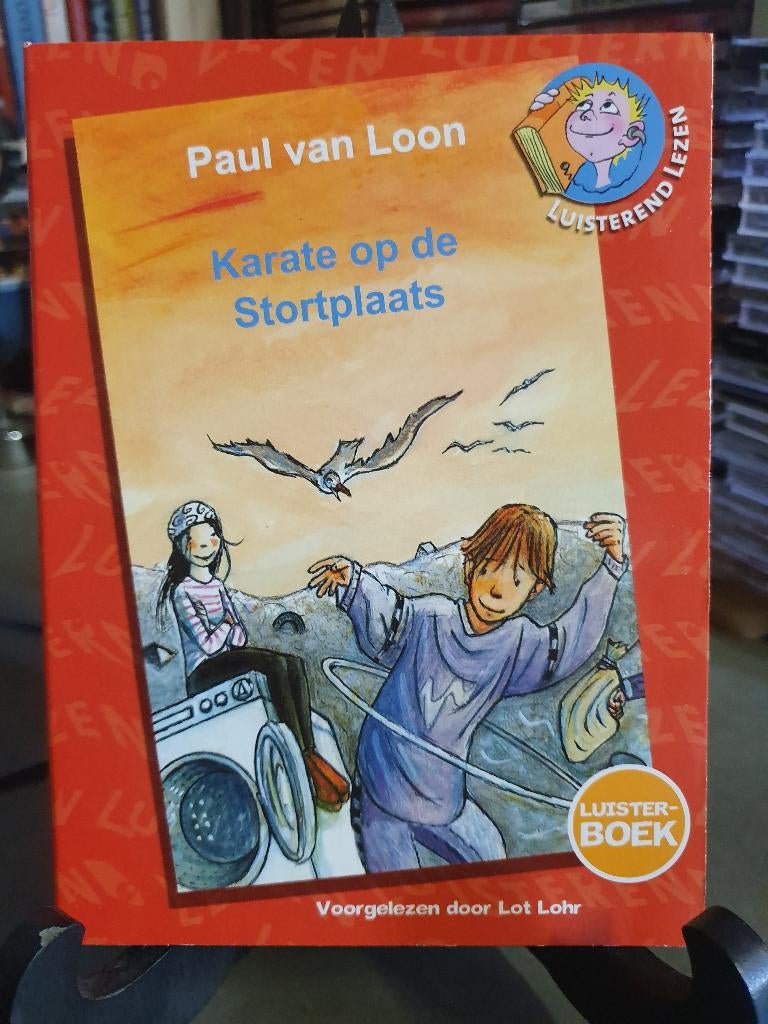 Luisterboek karate op de stortplaats van Paul van Loon., Ophalen