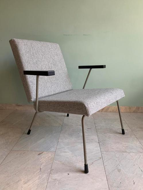 Op aanvraag te bekleden Rietveldstoel met hocker!, Huis en Inrichting, Stoelen, Zo goed als nieuw, Twee, Stof, Ophalen