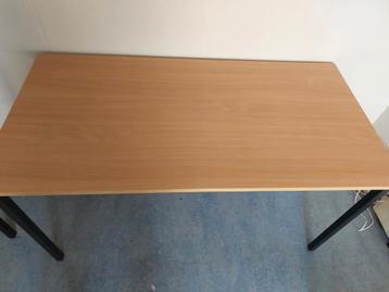 Bureau | Tafel | 140x70x75cm | Totaal 3 stuks op voorraad beschikbaar voor biedingen