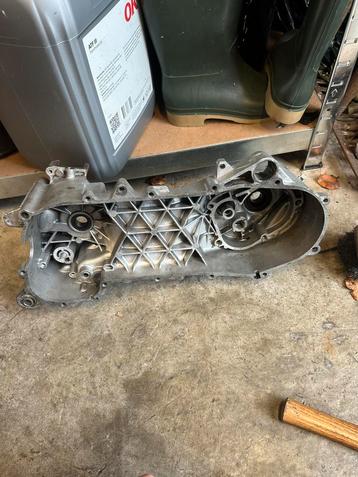 Piaggio zip 2takt carter c25 incl carterkap beschikbaar voor biedingen