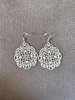 Witte mandala oorbellen, Overige materialen, Hangers, Wit, Ophalen of Verzenden