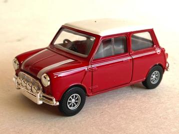 Mini Cooper rood-wit dak Corgi.   beschikbaar voor biedingen
