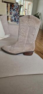 Beige Suède Cowboy Laarzen - Maat Onbekend, Kleding | Dames, Schoenen, Beige, Lage of Enkellaarzen, Ophalen of Verzenden, Onbekend