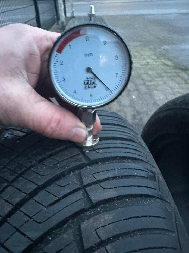 315/35-20 4 seizoenebanden (set van 2), Auto-onderdelen, Banden en Velgen, Band(en), Zomerbanden, 20 inch, 315 mm, Ophalen