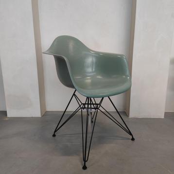 Vitra Eames DAR - Sea Foam Green stoel beschikbaar voor biedingen