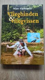 Wim Alphenaar - Vliegbinden & vliegvissen, Ophalen of Verzenden, Zo goed als nieuw, Watersport en Hengelsport
