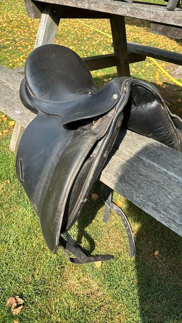 County saddlery dressuur 17 inch beschikbaar voor biedingen