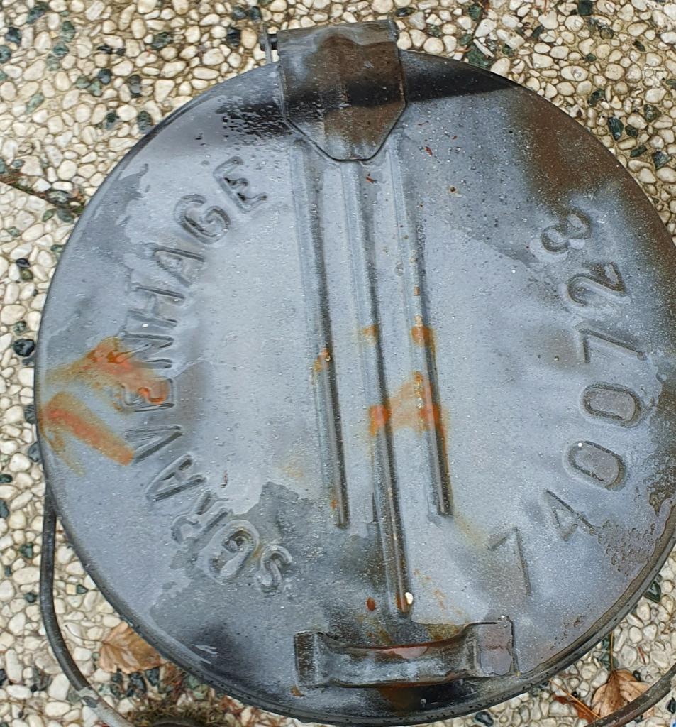 Zinken oude originele As emmer van  s,Gravenhage  . De emmer, Ophalen, Gebruikt, Kunststof