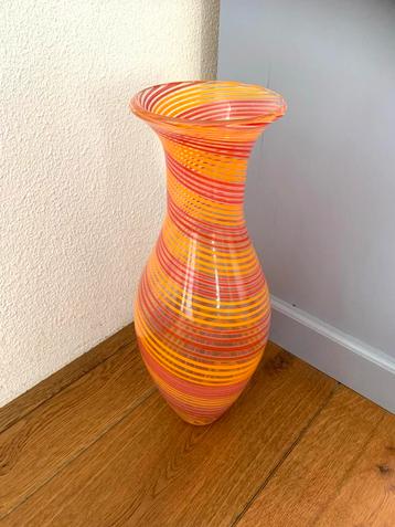 Vintage Handgeblazen Retro Vaas beschikbaar voor biedingen