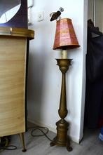 Vintage staande lamp – klassiek brons ontwerp, Huis en Inrichting, Lampen | Vloerlampen, Ophalen, Gebruikt, Metaal, Minder dan 100 cm
