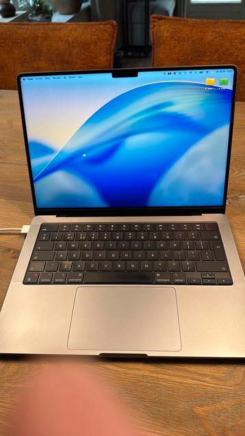 macbook pro 14 inch M1pro :let op: beschikbaar voor biedingen