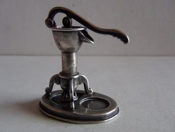 Miniatuur zilver DS5 waterpomp zilveren miniaturen beschikbaar voor biedingen