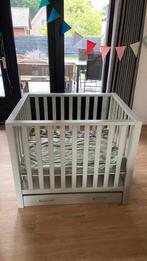 Mooie baby box, Kinderen en Baby's, Boxen, Ophalen, Zo goed als nieuw, Boxkleed