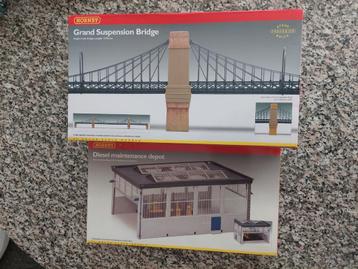HORNBY R 8008 GRAND SUSPENSION BRIDGE & R 8006 DIESEL MAINTE beschikbaar voor biedingen