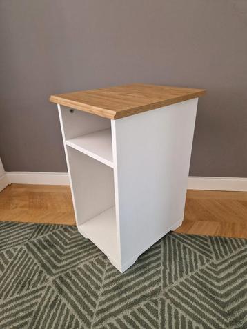 SKRUVBY
Side table, white, 40x32 cm beschikbaar voor biedingen