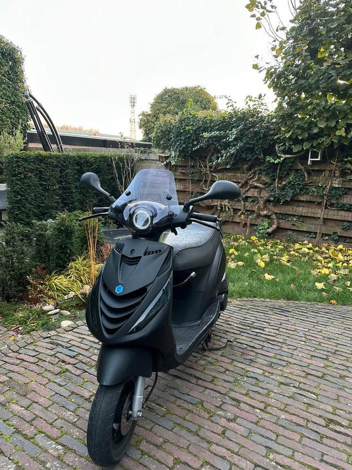 Piaggio Zip Injectie 2021 - 12.700 km - Nette Staat, Fietsen en Brommers, Scooters | Overige merken, Zo goed als nieuw, Maximaal 45 km/u