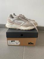 Hub sneakers, Kleding | Dames, Schoenen, Beige, Ophalen of Verzenden, Sneakers of Gympen, Gedragen