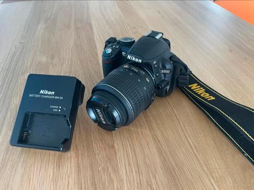 Nikon D3100 DSLR met 18-55mm VR lens + oplader en batterij, Audio, Tv en Foto, Fotocamera's Digitaal, Gebruikt, Spiegelreflex