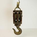 Groot antiek zware scheepskatrol/ hijsblok. (Maritiem), Ophalen of Verzenden, Zo goed als nieuw, Motorboot of Zeilboot, Gebruiksvoorwerp