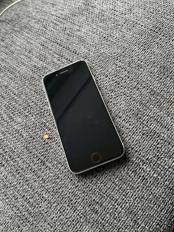 iPhone se 2020. Werkt nog top ! Battery 88% beschikbaar voor biedingen