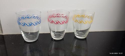 3 vintage glazen 10 cm h zgan, Verzamelen, Glas en Borrelglaasjes, Zo goed als nieuw, Ophalen of Verzenden
