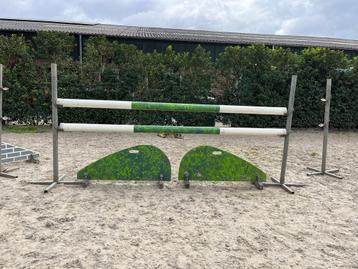 Mooie groene stijl te koop beschikbaar voor biedingen