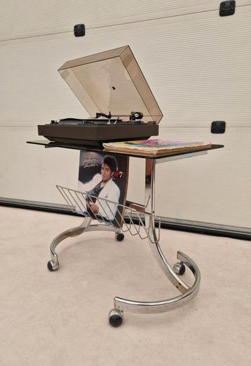 Vintage chromen trolley met lectuurbak en glazen plaat, 79cm beschikbaar voor biedingen