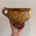Bodemvondst Delft kamerpot met slibversiering, Antiek en Kunst, Antiek | Keramiek en Aardewerk, Ophalen of Verzenden