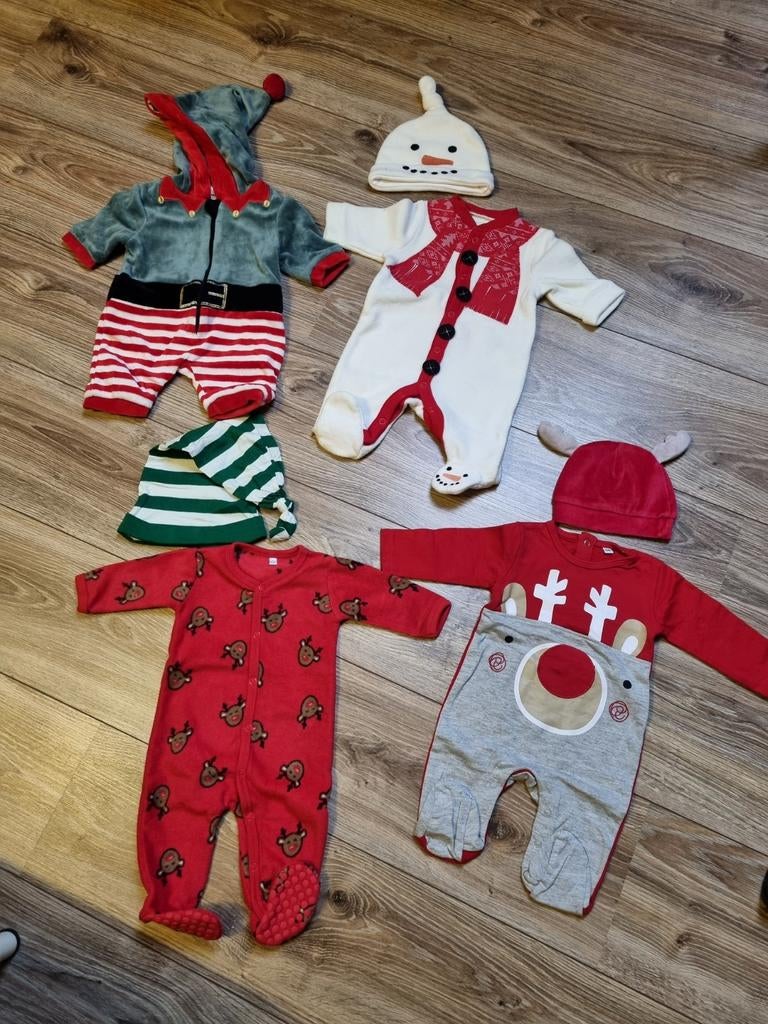 Kerst pakjes maatje 50/56, Kerst, Ophalen of Verzenden, Zo goed als nieuw, Pakje