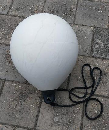 1 grote bolfender kogelfender stootwil boei met lijn beschikbaar voor biedingen
