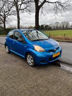 Toyota Aygo 1.0 5DRS 2011 Blauw Nap ✅, Auto's, Toyota, Voorwielaandrijving, 68 pk, Origineel Nederlands, Handgeschakeld