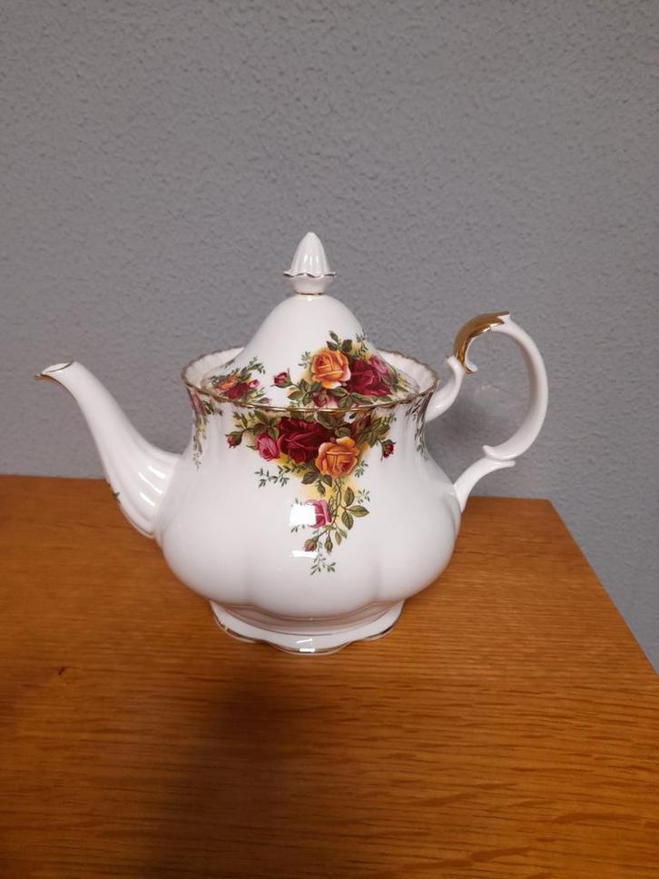 Adv 98 royal albert old country rose grootste thee pot, Antiek en Kunst, Antiek | Servies los, Ophalen of Verzenden