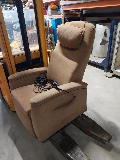 Sta op stoel, Huis en Inrichting, Fauteuils, Zo goed als nieuw, 50 tot 75 cm, Ophalen