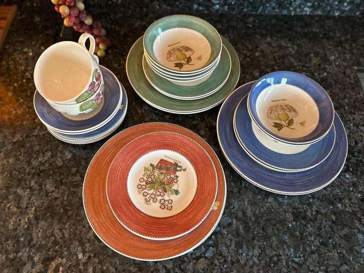 Sarah's Garden Wedgwood Servies, Huis en Inrichting, Keuken | Servies, Gebruikt, Compleet servies, Wedgwood, Aardewerk, Ophalen of Verzenden