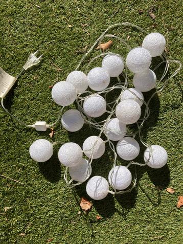 Sfeervolle witte katoenen lichtslinger beschikbaar voor biedingen
