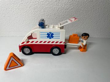 Duplo 4979 Ambulance beschikbaar voor biedingen